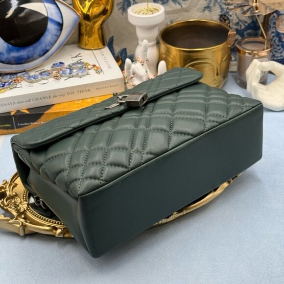 🆕 KURT GEIGER LONDON 🧿 NWOT Brixton Lock Quilted Leather Shoulder Bag, Green - Picture 15 of 16